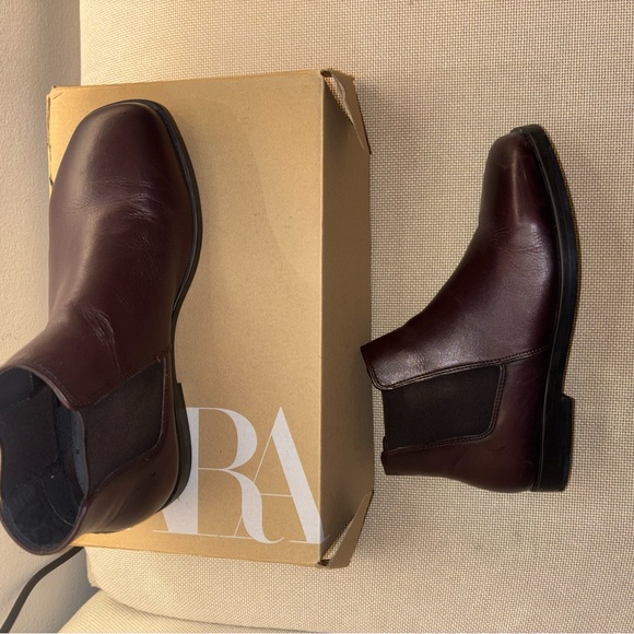 Zara Burgundy/ Brown tone (oxblood style) Leather Chelsea Boots - New - Size 6